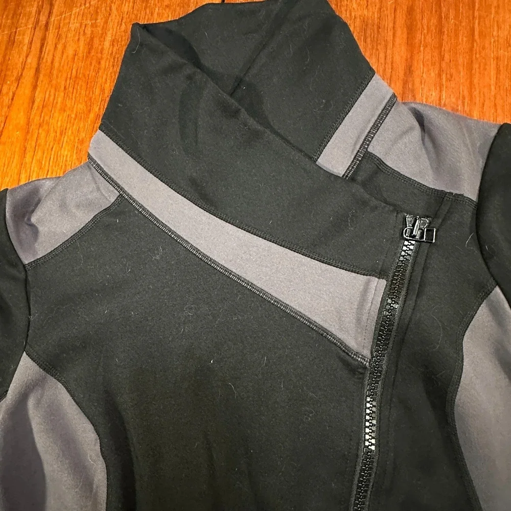 CAbi Jacket Womens Sz‎ M Dash Asymmetric Track Black Gray Pockets Full Zip